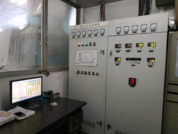 低温机实验室控制室